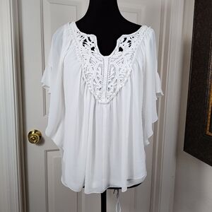 Takara Elegant White Lace Trim V-neckline Top In Size Medium